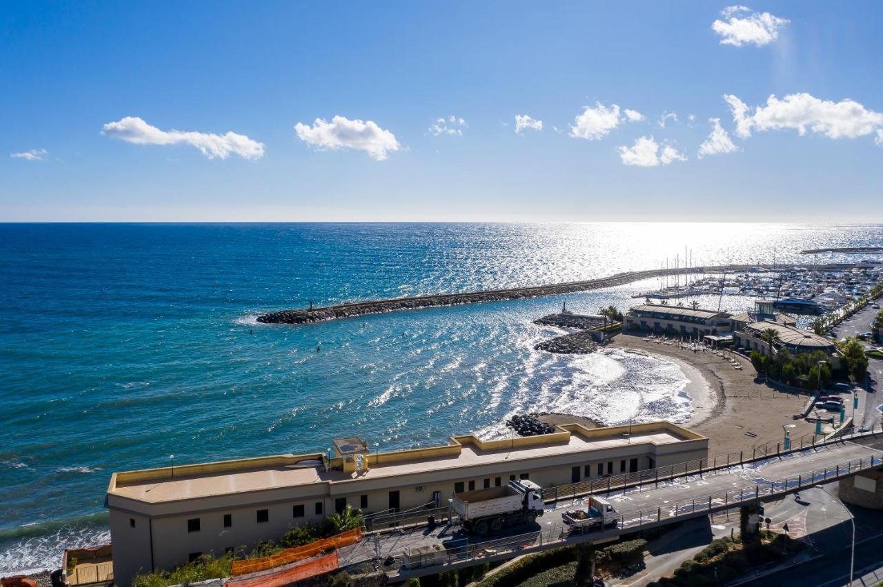 Apartmán Terrazza Sul Mare San Lorenzo al Mare Exteriér fotografie